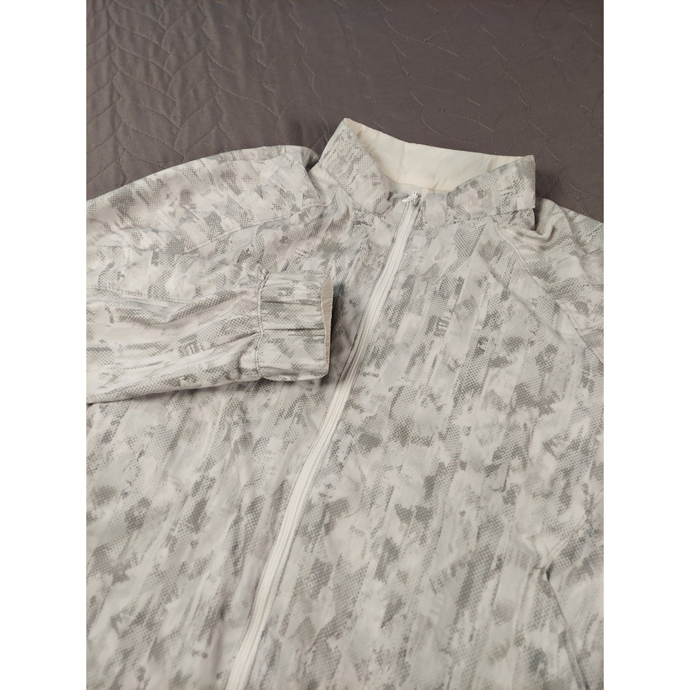 Lululemon Non-Stop Bomber Jacket Womens 6 White Camo Reversible Primaloft